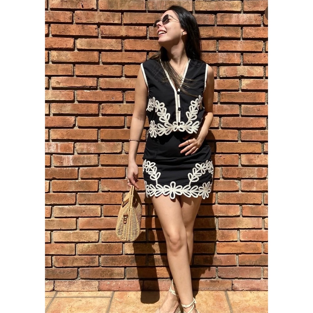 Commense Black Two-Piece Set Sleeveless Vest Mini Skirt‎ Floral Applique Outfit